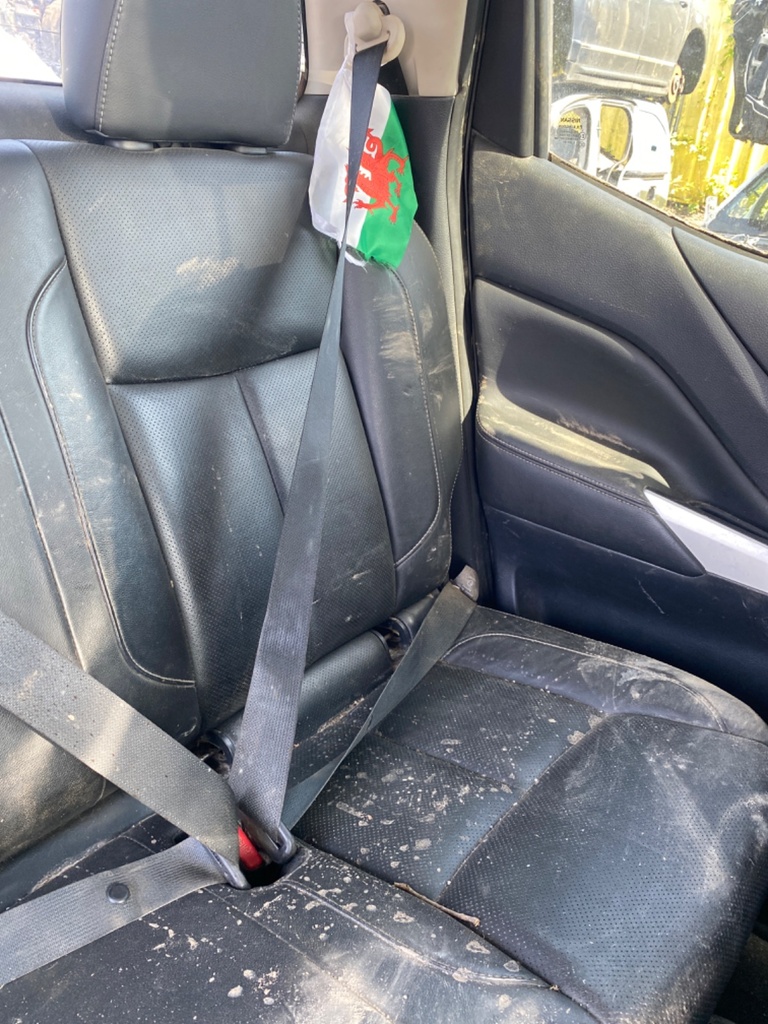 [EPE-110029] Pretensor de cinturón de seguridad trasero izquierdo Nissan Navara