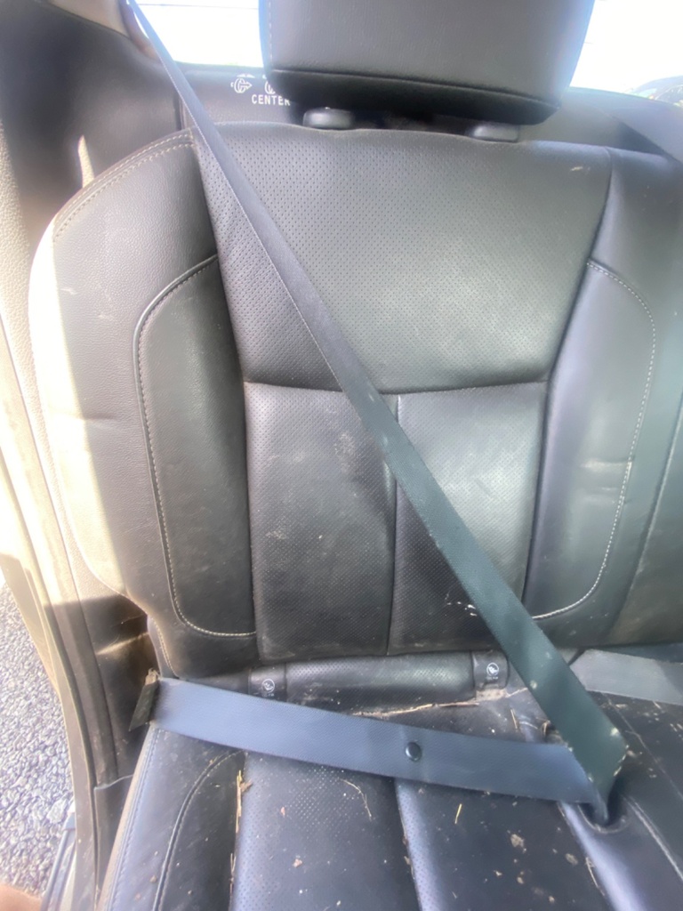 [EPE-110030] Pretensor de cinturón de seguridad trasero derecho Nissan Navara