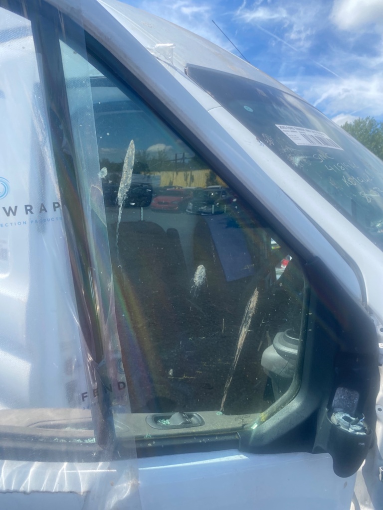 [EPE-110399] Cristal lateral delantero derecho Ford Transit