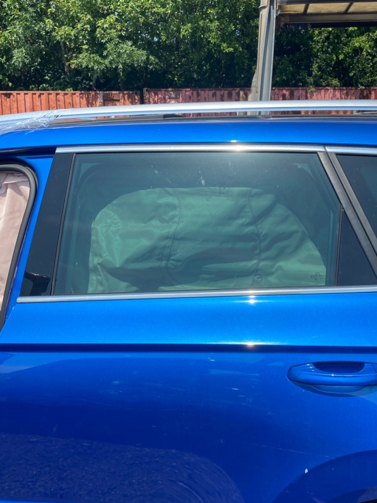 [EPE-110692] Cristal de puerta trasero izquierdo Skoda Karoq 2021