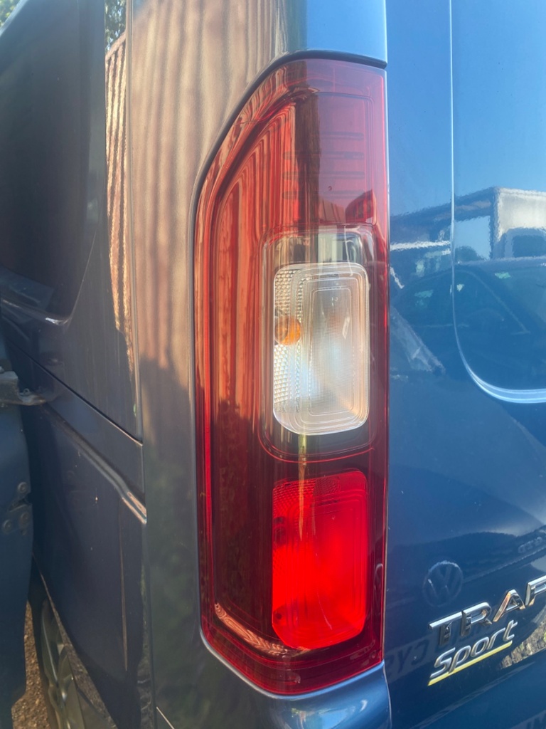 [EPE-110931] Piloto trasero izquierdo Renault Trafic III
