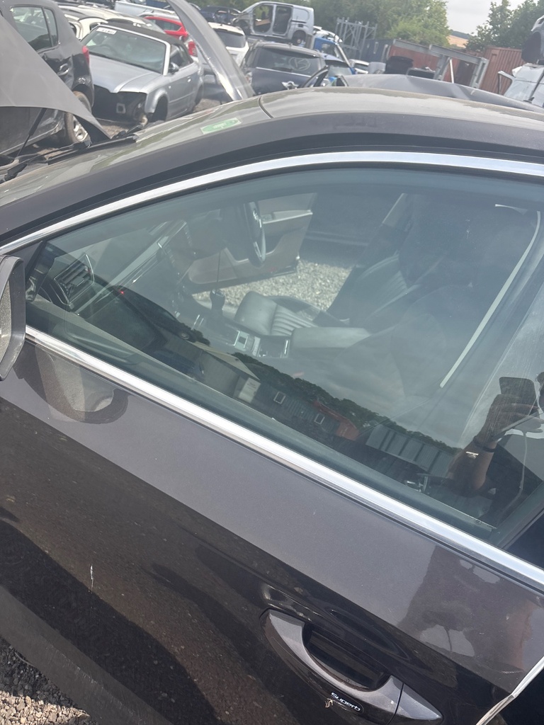 [EPE-112409] Cristal de puerta delantero izquierdo Skoda Superb 2016