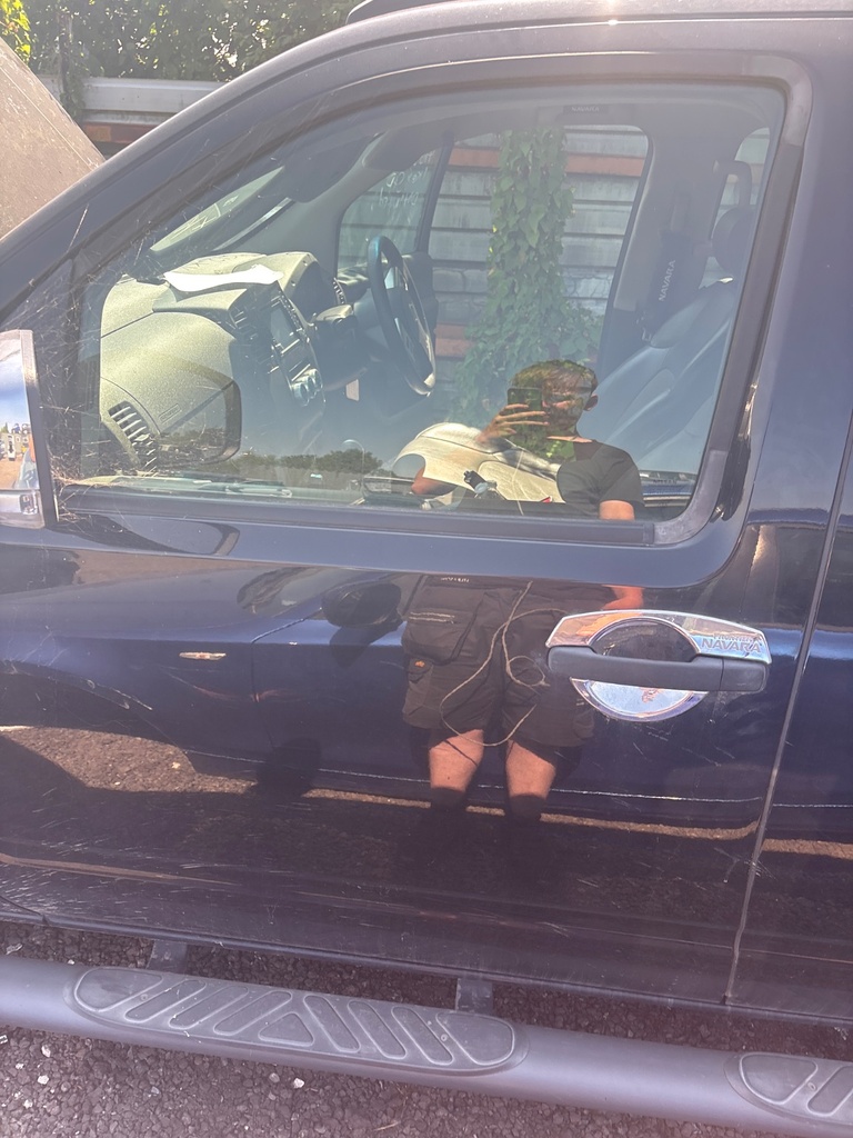 [EPE-113002] Puerta delantera izquierda Nissan Navara NP300 2012