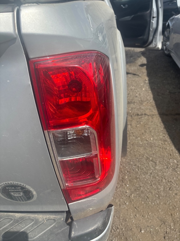 [EPE-115030] Piloto trasero derecho Nissan Navara NP300