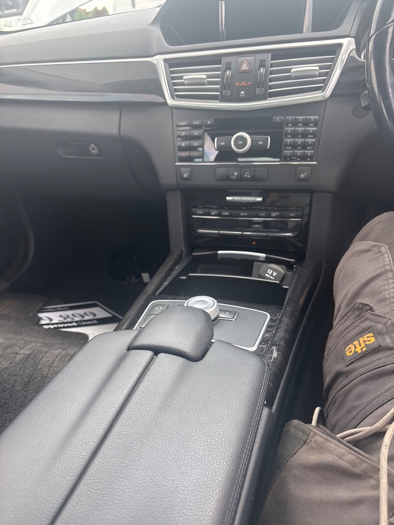 [EPE-115230] Consola central Mercedes-Benz Clase E
