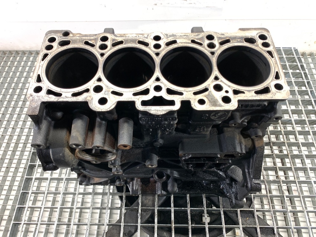 [STARK-855801] Bloque motor AUDI A4 B8 Avant (8K5) 2.0 TDI quattro 130 kW 2011-2015