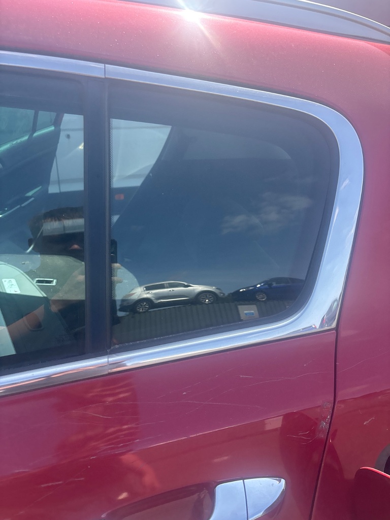 [EPE-116616] Cristal de custodia trasero izquierdo Kia Sportage