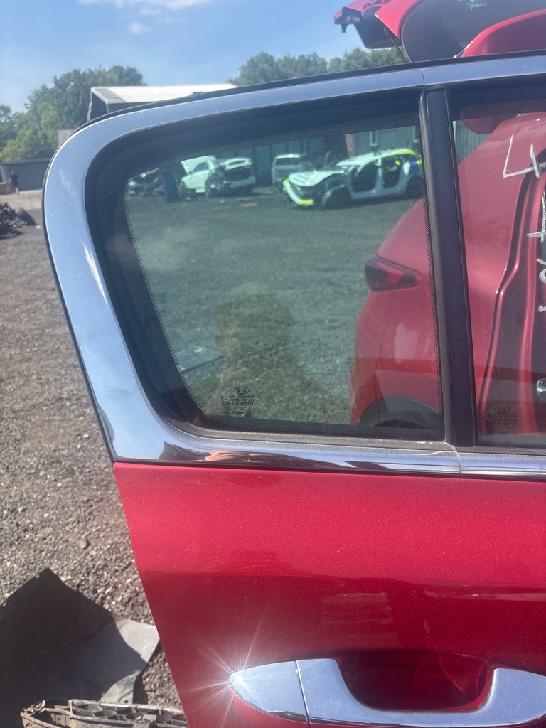 [EPE-116656] Cristal de puerta trasero derecho Kia Sportage