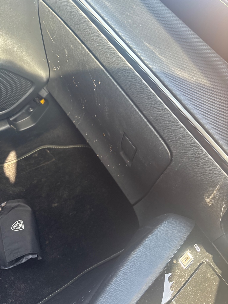 [EPE-118660] Montaje de la guantera Peugeot 208 II 1.5 BlueHDI