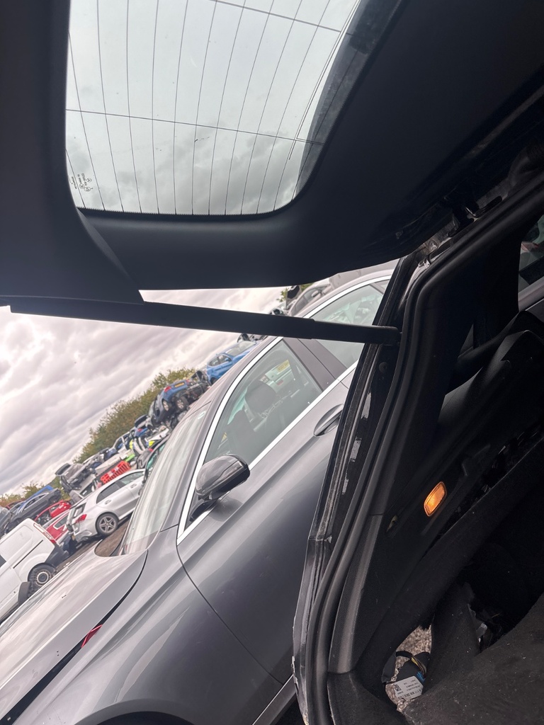 [EPE-122194] Amortiguador de portón trasero izquierdo Mercedes-Benz CLA