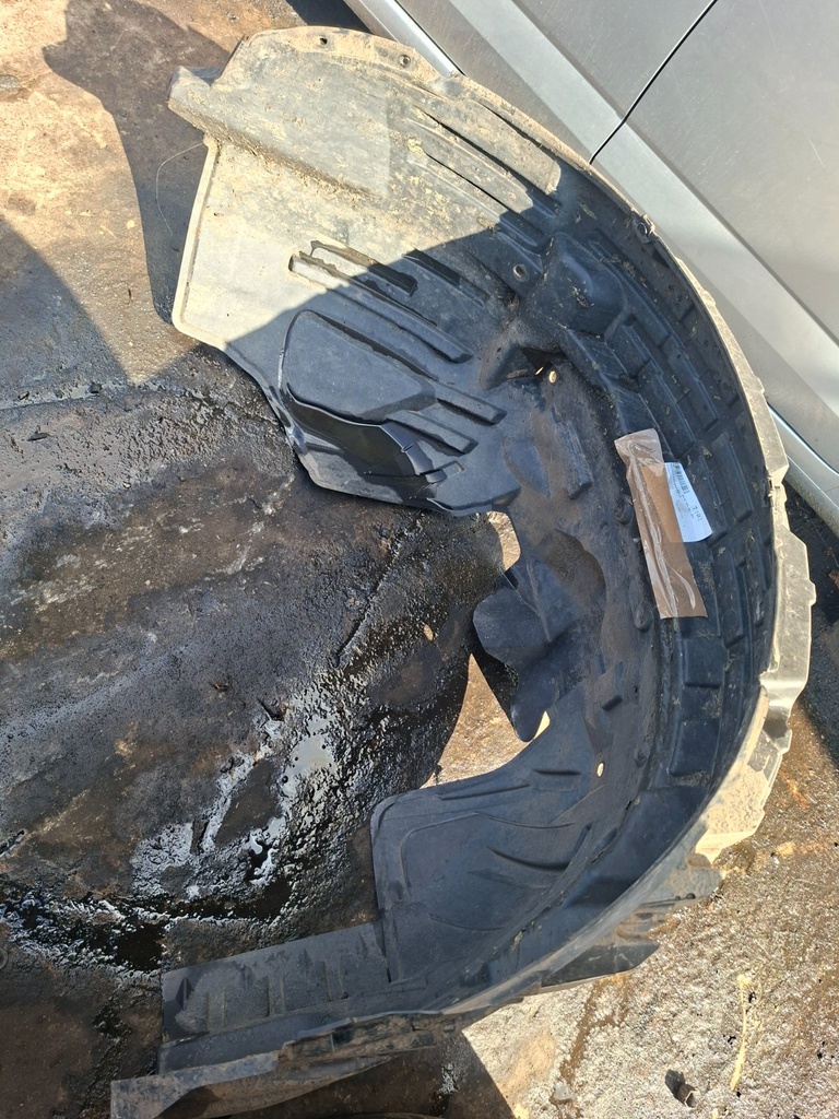 [EPE-122451] Paso de rueda interior delantero izquierdo Nissan Navara NP300 D23