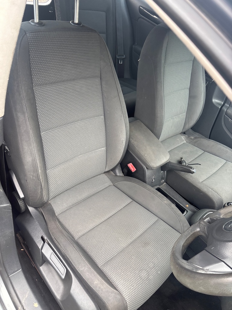 [EPE-122581] Asiento delantero derecho VW Golf VI 5K1