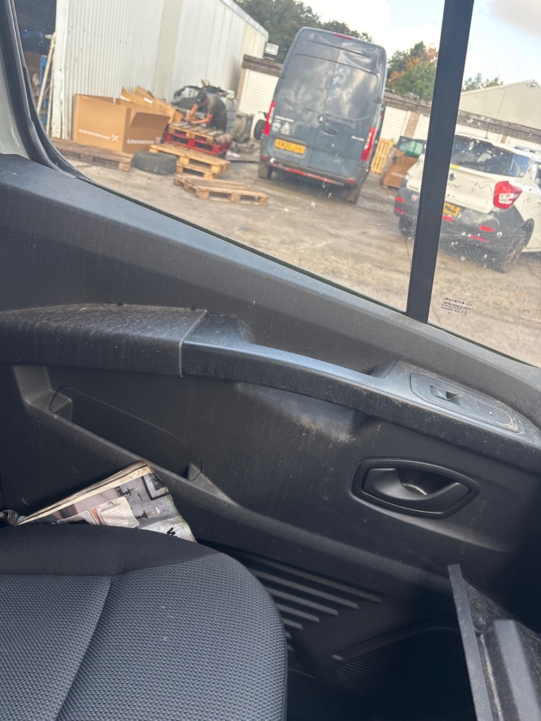 [EPE-122832] Panel interior de puerta delantera izquierda Renault Trafic III