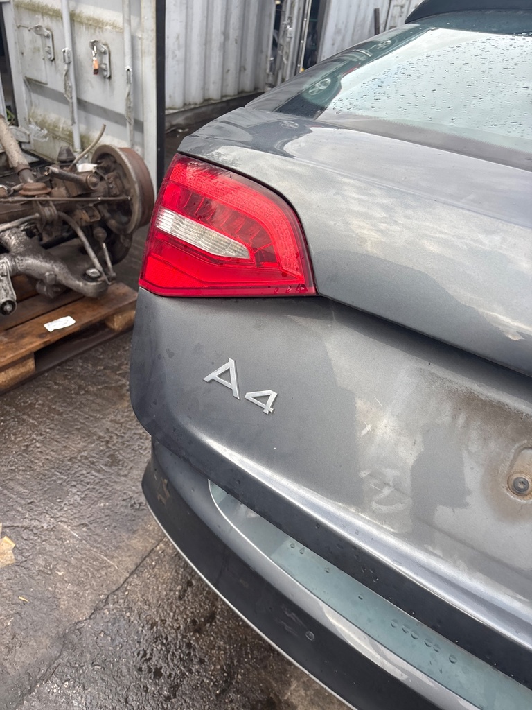 [EPE-123501] Piloto de portón trasero izquierdo Audi A4