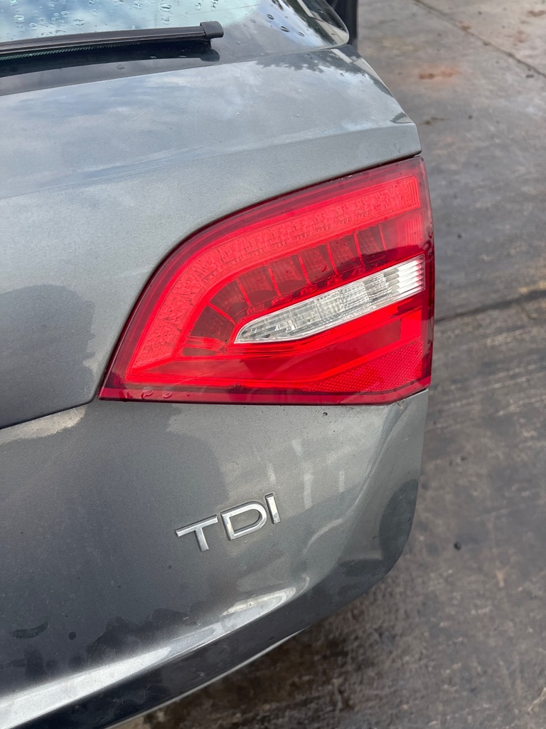 [EPE-123502] Bloque de pilotos traseros derecho Audi A4