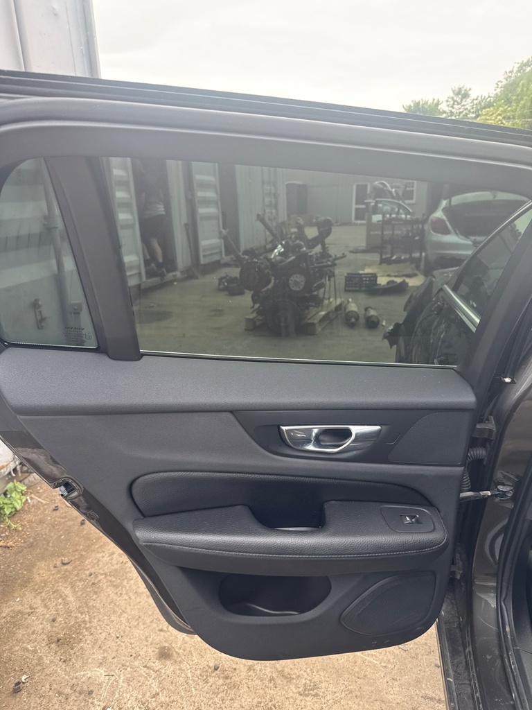 [EPE-105722] Elevalunas puerta trasera izquierda Volvo V60