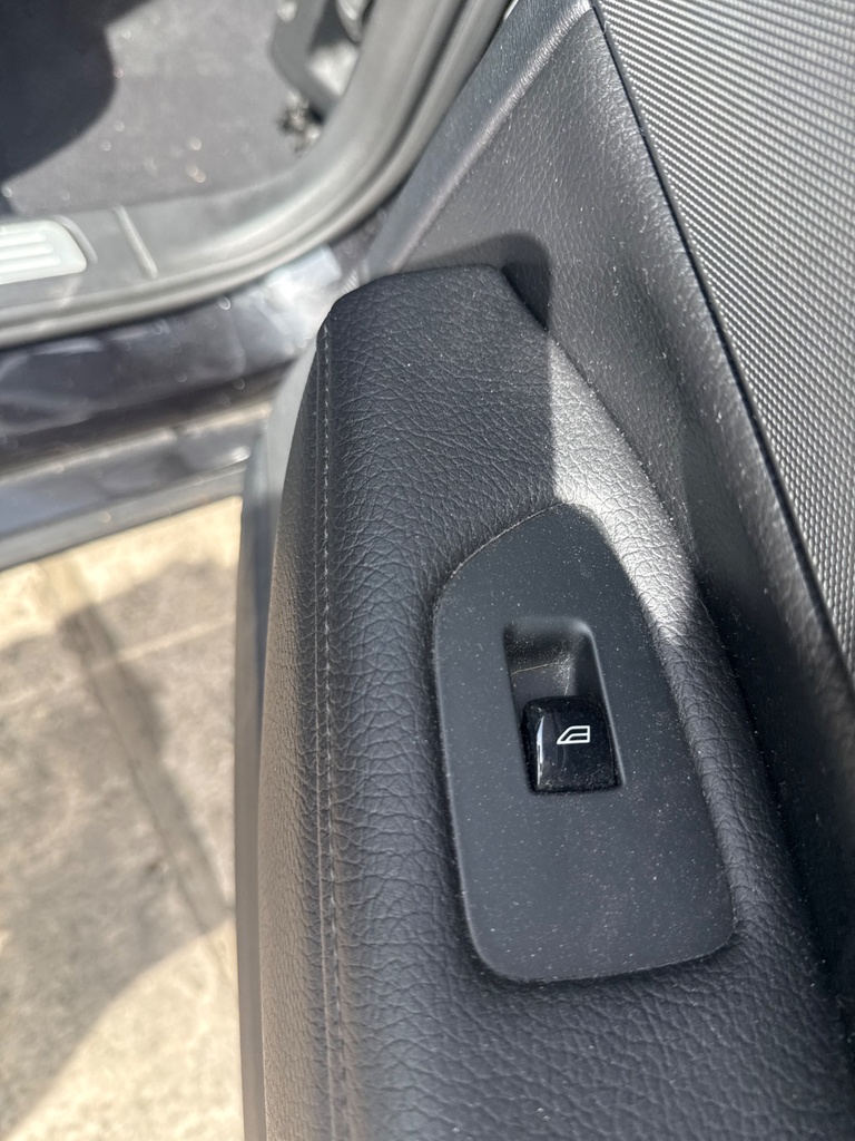 [EPE-106093] Pulsador elevalunas trasero derecho Volvo V90
