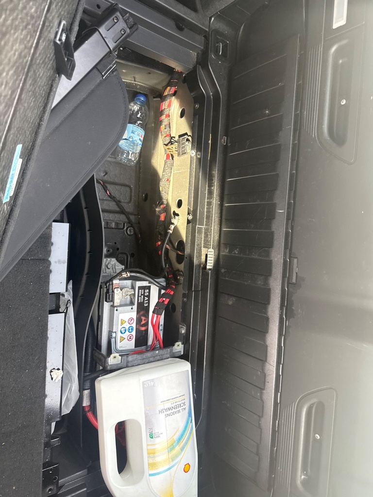 [EPE-106139] Caja de almacenamiento maletero BMW X5 E70