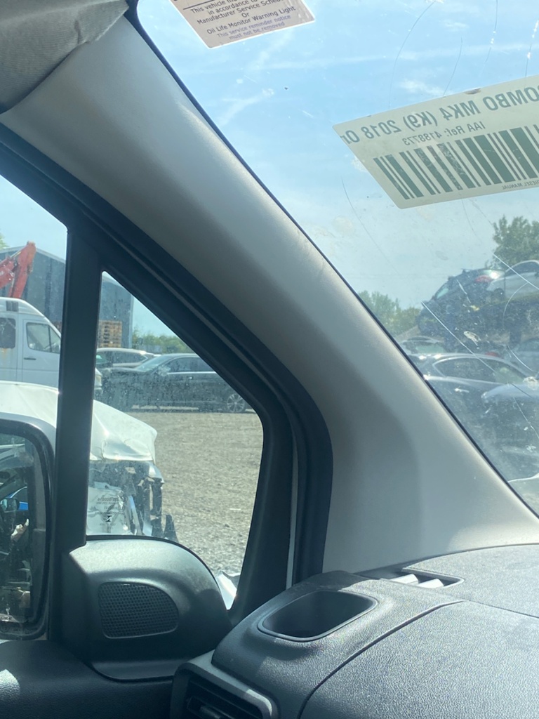 [EPE-109411] Pilares A Vauxhall Combo 2020