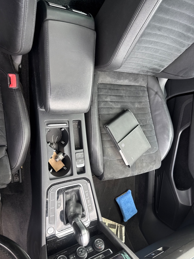 [EPE-109507] Consola central VW Passat 2017