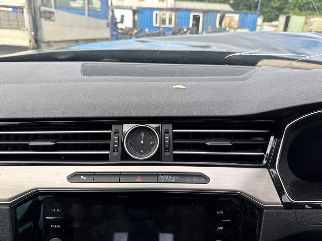 [EPE-109522] Difusor de aire salpicadero VW Passat 2017