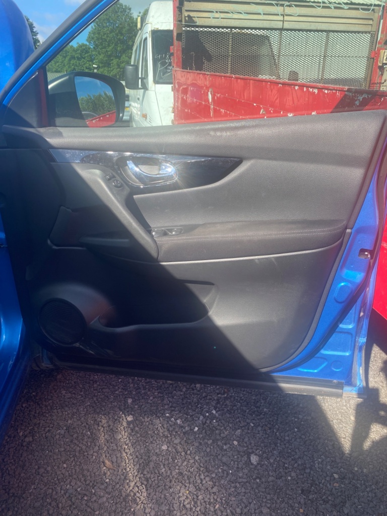 [EPE-109942] Panel interior de puerta delantera derecha Nissan Qashqai MK2 J11 2020