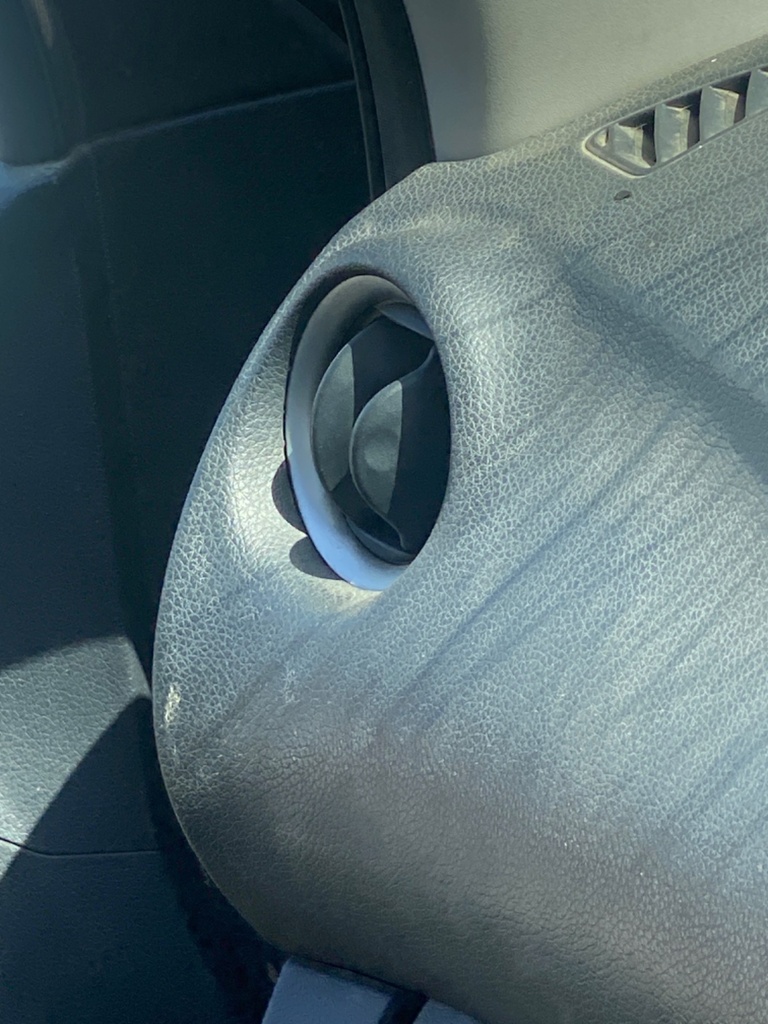 [EPE-110006] Conducto de ventilación Nissan Navara 2016