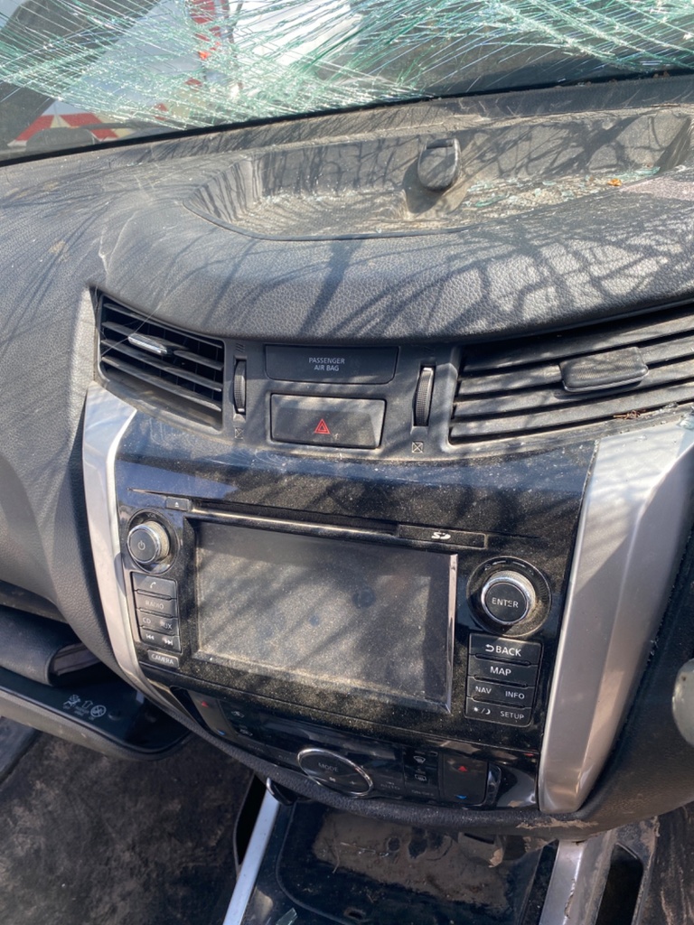 [EPE-110017] Salida de aire calefacción Nissan Navara 2016