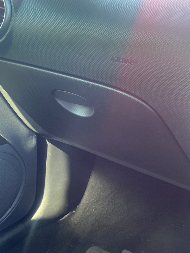 [EPE-110047] Guantera Seat Leon 2005