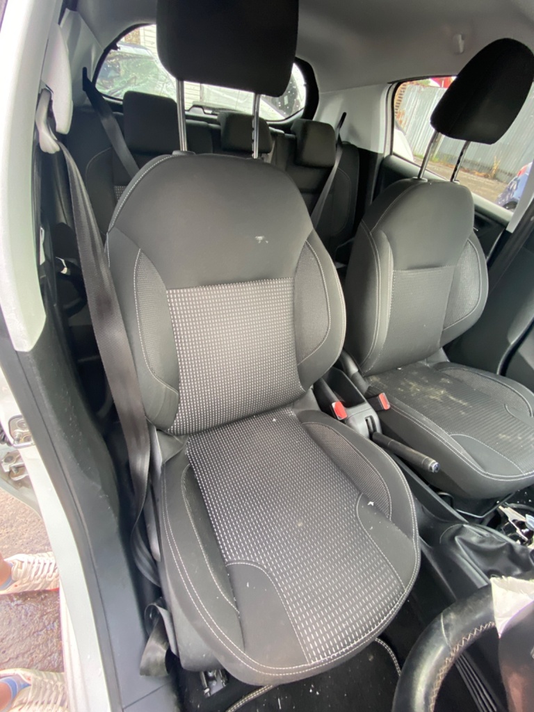 [EPE-110529] Asiento delantero derecho Peugeot 208 1.2 Puretech
