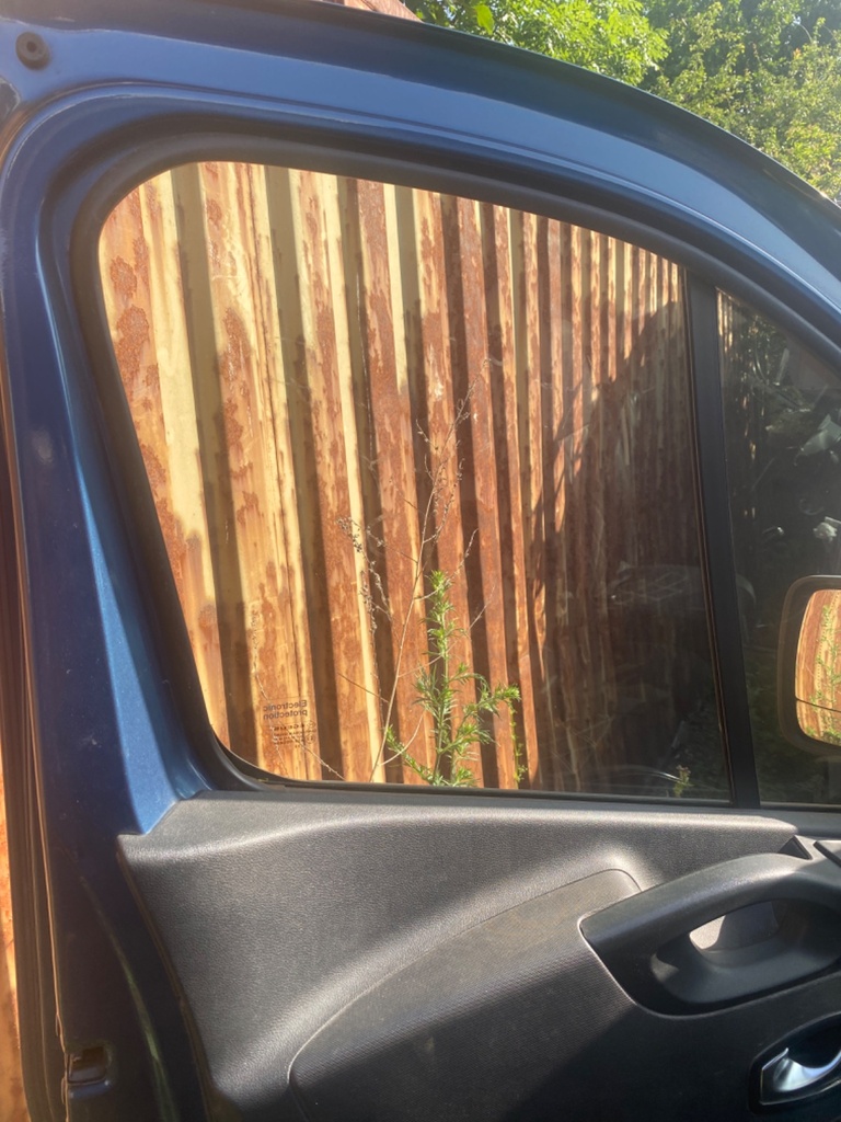 [EPE-110943] Cristal de puerta delantero izquierdo Renault Trafic 2020