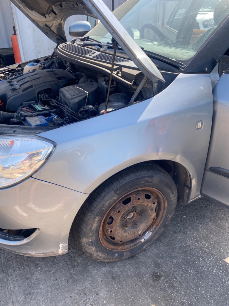 [EPE-110988] Aleta delantera izquierda Skoda Fabia 2013