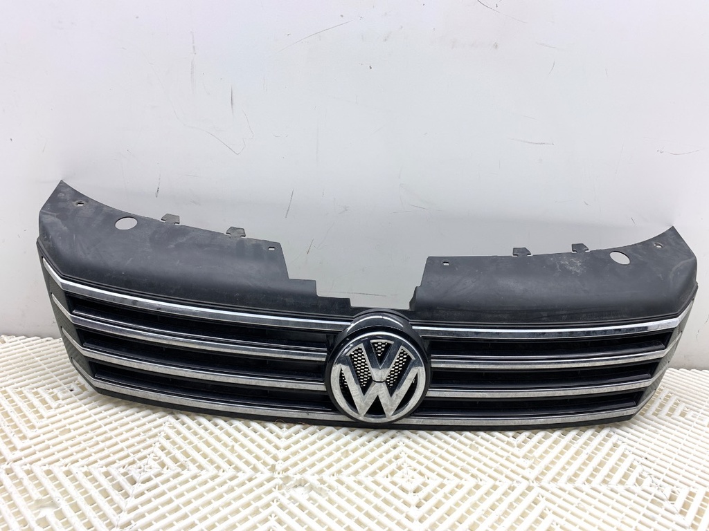 Rejilla de parachoques VW Passat B7 Variant (365) 2.0 TDI 2010-2015