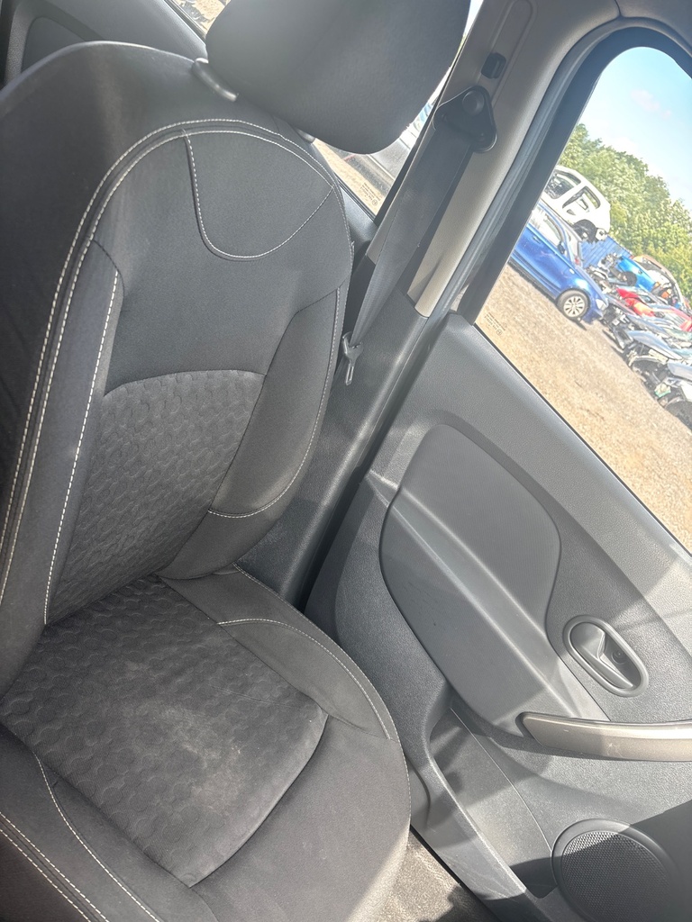 [EPE-111584] Asiento delantero izquierdo Dacia Sandero 2014