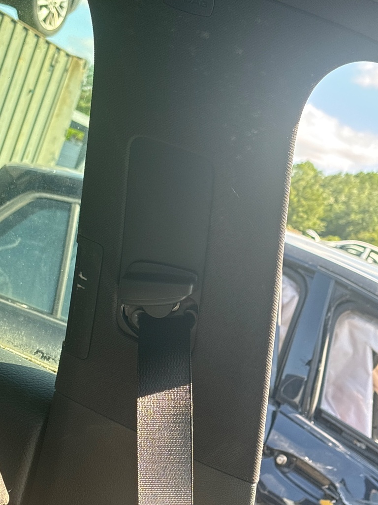 [EPE-111980] Embellecedor de pilar B Porsche Cayenne 2008