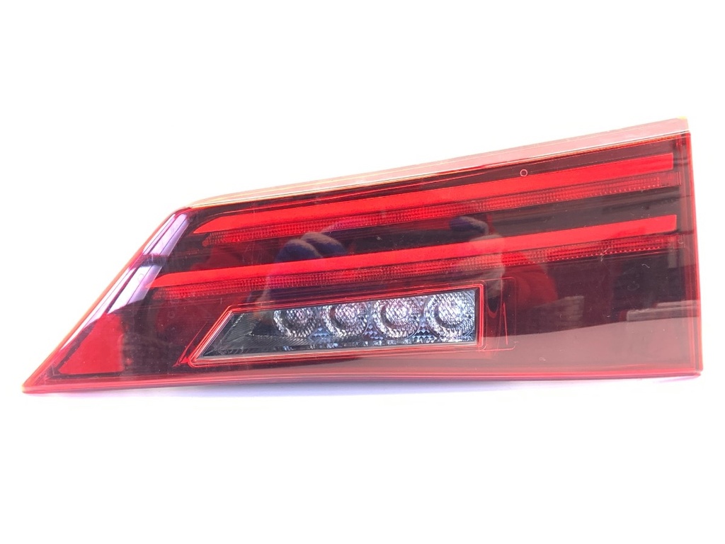 [STARK-863813] Piloto trasero izquierdo LEXUS IS III (_E3_) 2013-2022