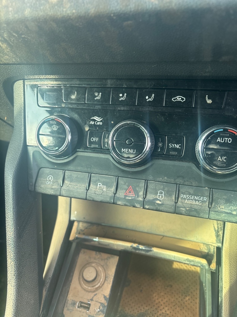 [EPE-115510] Conjunto de control calefacción Skoda Karoq 2018