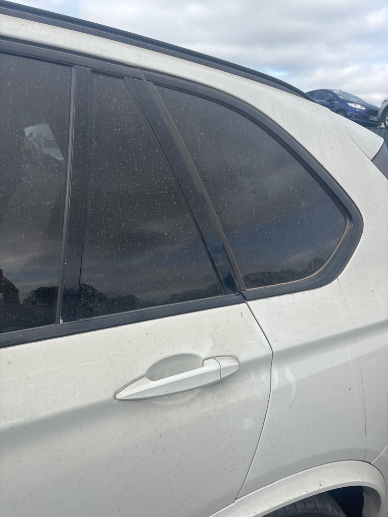 [EPE-115674] Cristal de custodia trasero izquierdo BMW X5 F15