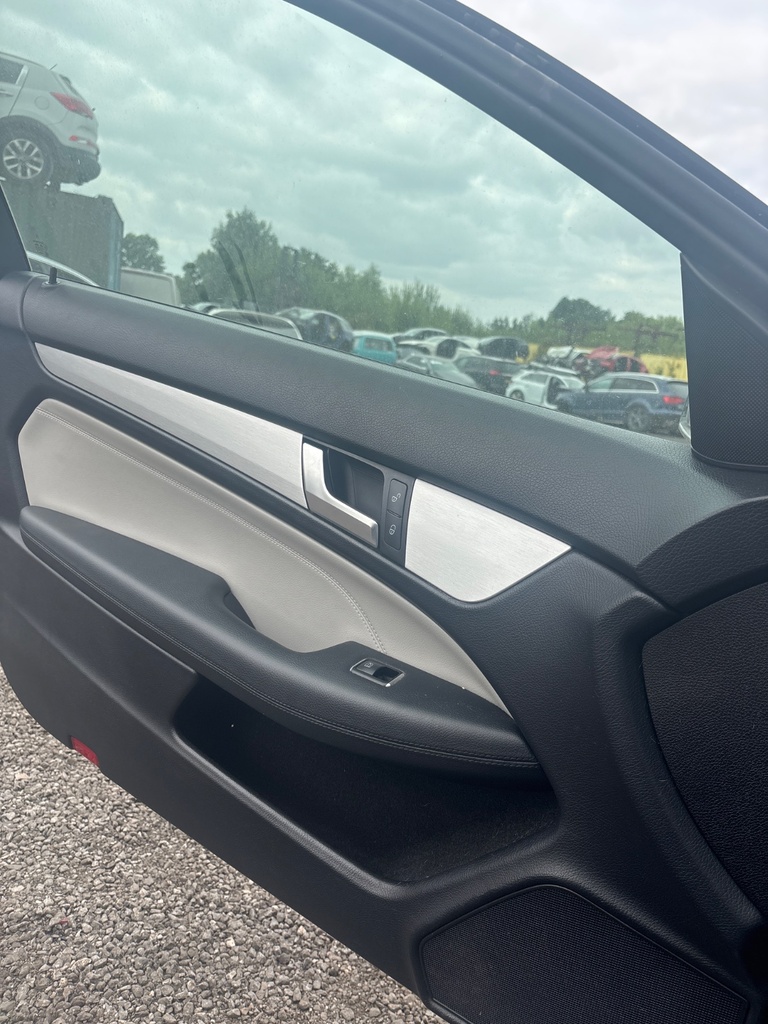 [EPE-116308] Panel interior de puerta delantera izquierdo Mercedes-Benz C-Class 2013