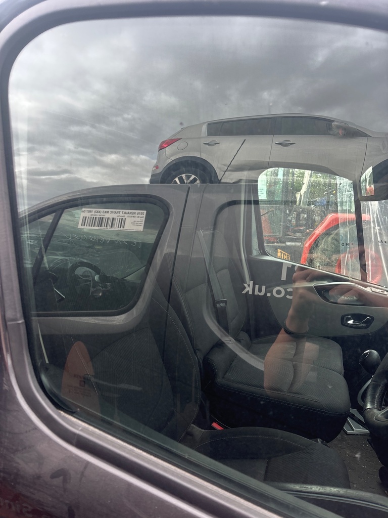 [EPE-116858] Cristal puerta delantera derecha Renault Trafic 2015