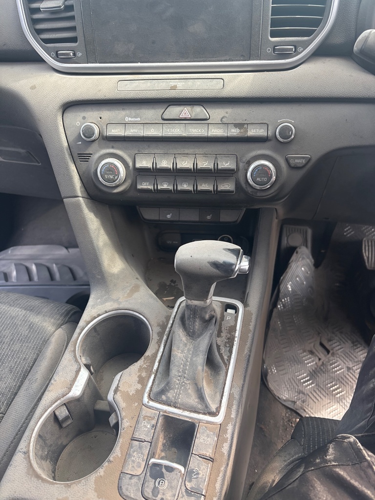[EPE-117210] Consola central Kia Sportage 1.6 CRDi