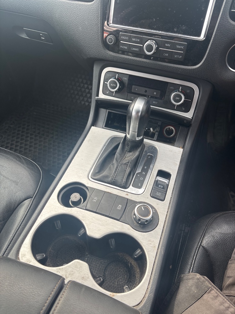 [EPE-117313] Consola central VW Touareg 7P5