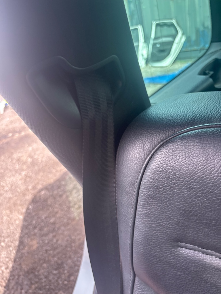 [EPE-117415] Pretensor de cinturón trasero derecho VW Touareg 7P5