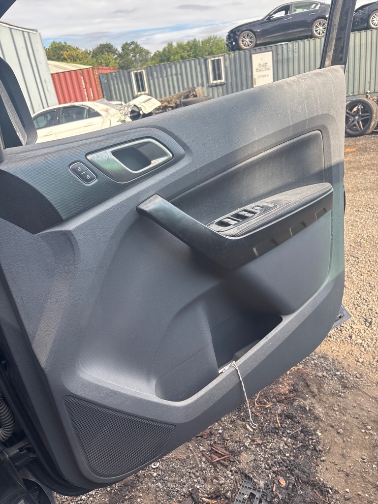 [EPE-117820] Panel de puerta delantero derecho Ford Ranger 2019