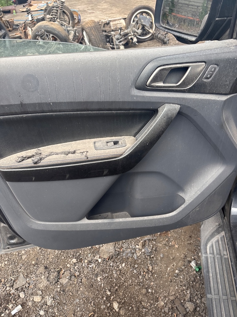 [EPE-117865] Panel interior de puerta delantera izquierda Ford Ranger