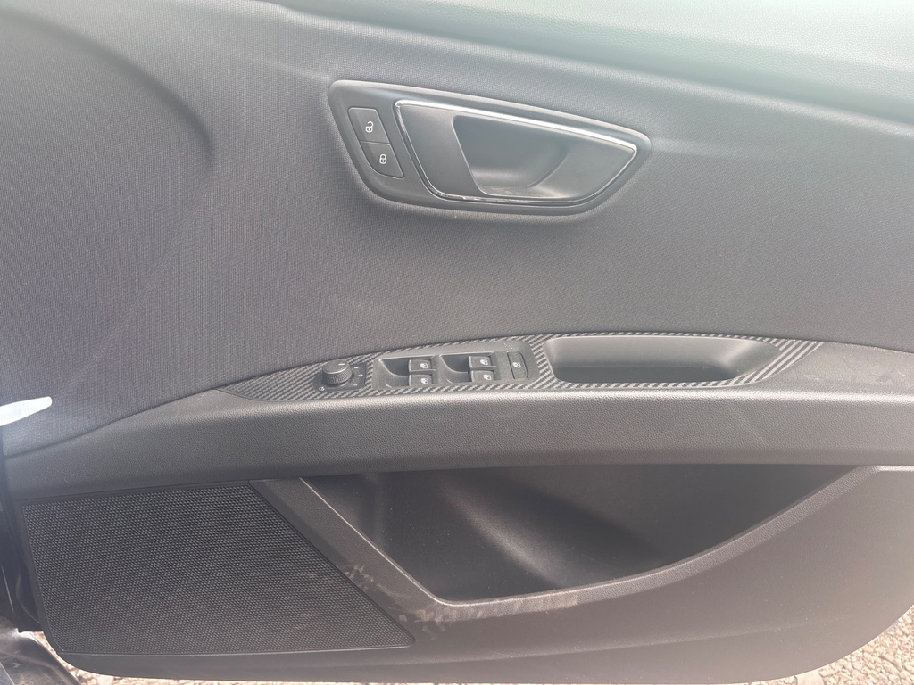 [EPE-118398] Panel interior de puerta delantera derecha Seat Leon 5F1