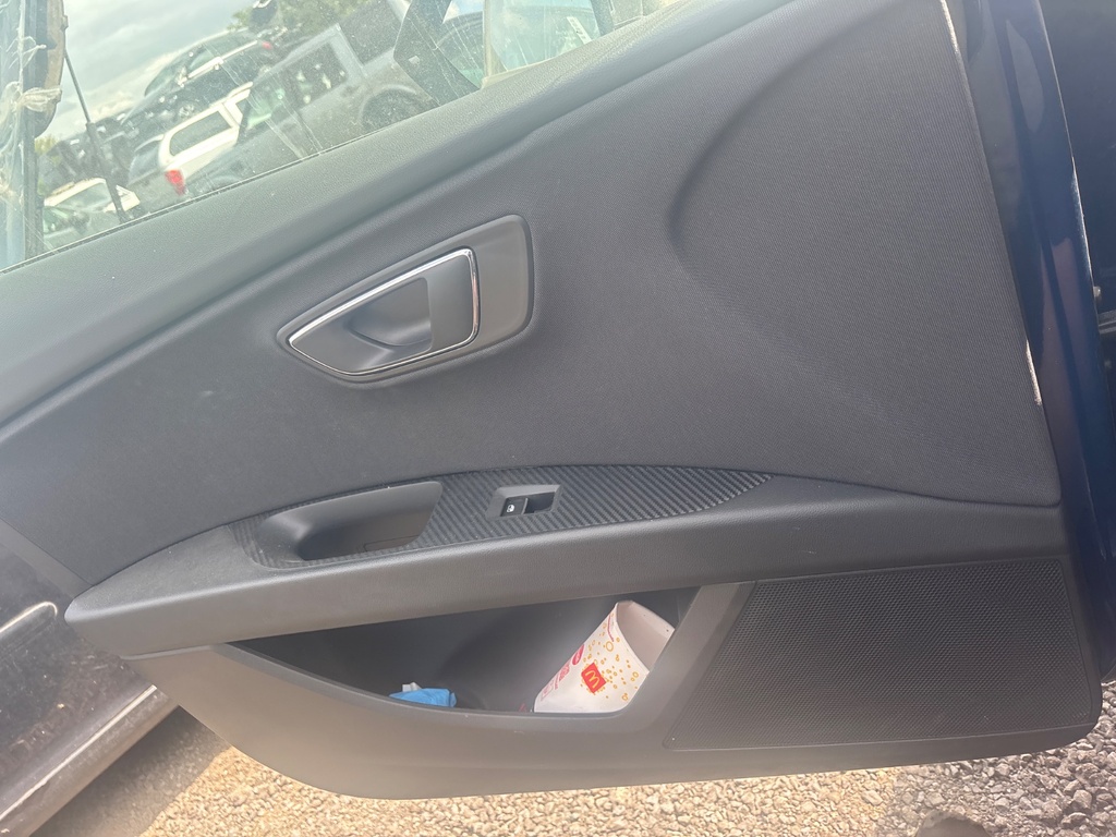 [EPE-118451] Panel interior de puerta delantera izquierda Seat Leon 5F1