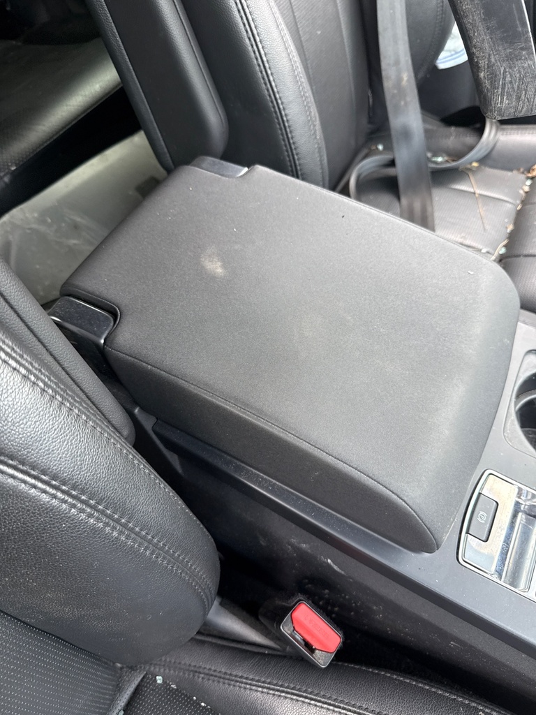 [EPE-118831] Reposabrazos de consola central Land Rover Discovery 3.0 SDV6 2019
