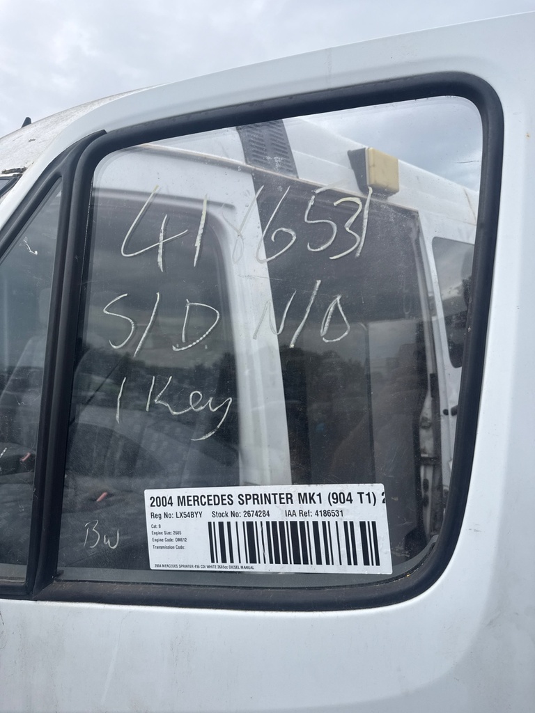 [EPE-118984] Cristal de puerta delantero izquierdo Mercedes-Benz Sprinter 4-T