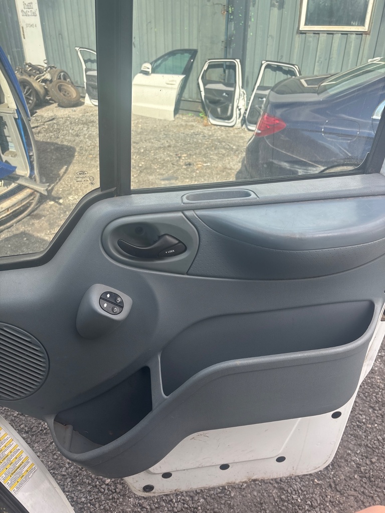 [EPE-119145] Panel interior de puerta delantera derecho Ford Transit